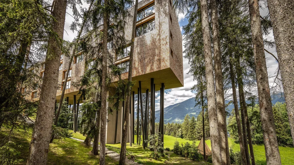Außenansicht des My Arbor Hotels in Südtirol