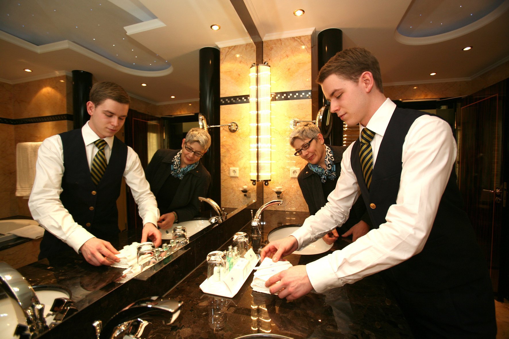 Müssen Hotelgäste in Zukunft auf guten Service & gesundes Essen verzichten?